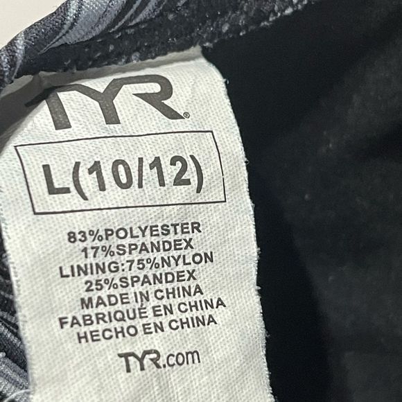 TYR Black/Gray Cross Back Sports Bra Large 10/12 - Picture 9 of 14